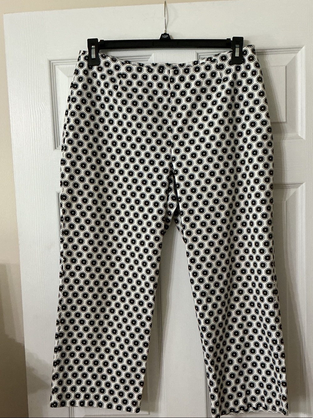 Chico’s Black & White Floral Dot Cropped Pants